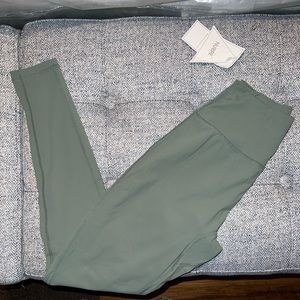 Buffbunny-Legacy Legging in agave green brand new w tags size small